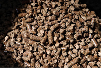 Bear Mountain — Alder hardwood pellets, detail